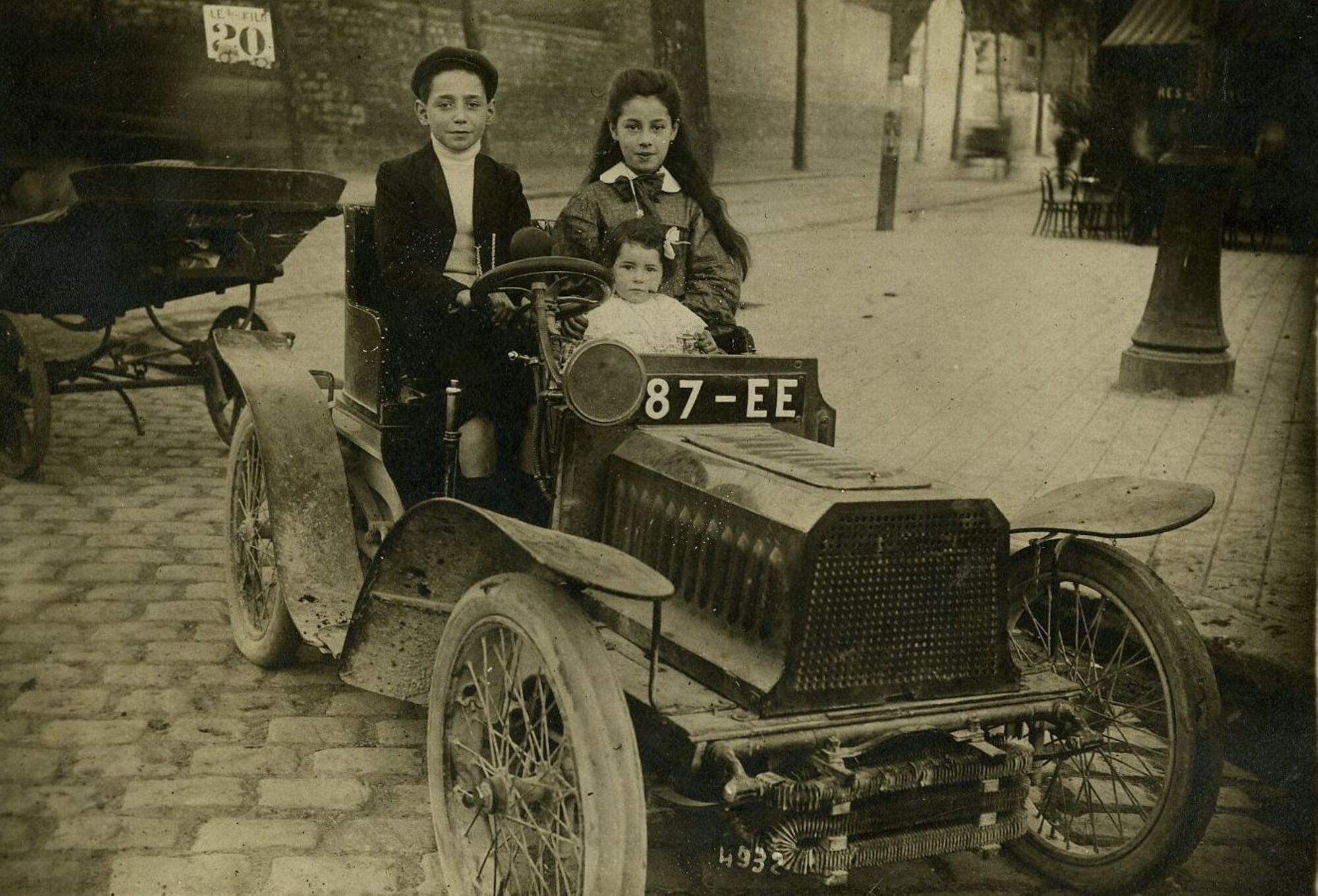 La voiture, toute une aventure (Début du XXe siècle-années 30).